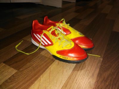 Лот: 16364300. Фото: 1. Бутсы Adidas F10 TRX J V24000... Кеды, кроссовки