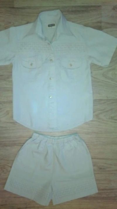 Лот: 4396462. Фото: 1. Костюм рубашка+шорты. Костюмы, пиджаки, комбинезоны