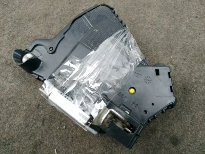 Лот: 21411201. Фото: 1. замок двери Toyota Camry ACV40... Двигатель и элементы двигателя