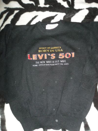 Лот: 3948419. Фото: 1. Свитер Levi's с рубля! обмен. Свитеры, толстовки, худи