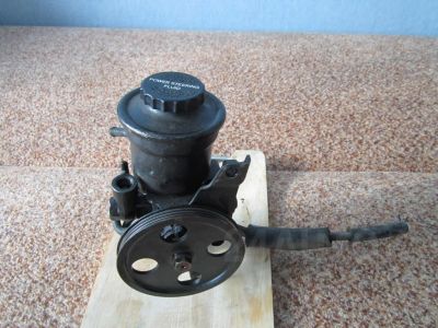 Лот: 6438631. Фото: 1. насос гур для Toyota Sprinter... Двигатель и элементы двигателя