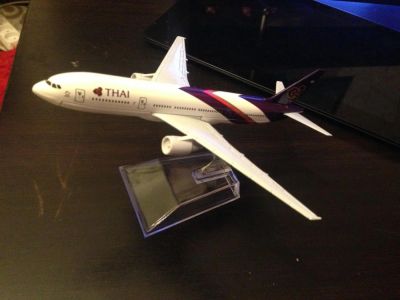 Лот: 7111258. Фото: 1. Модель самолёта Boeing 777-200. Авиамоделизм