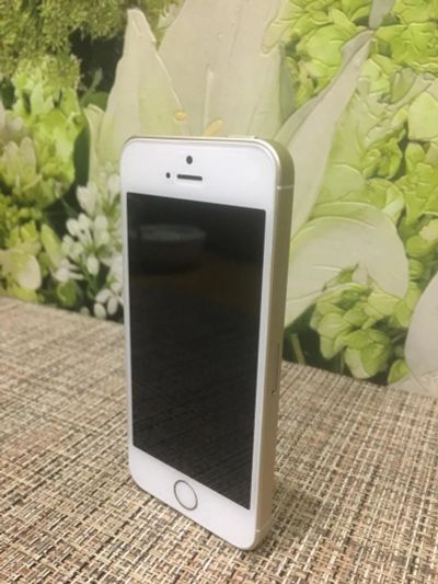 Лот: 11463313. Фото: 1. Продам IPhone SE 32GB!!!!. Смартфоны