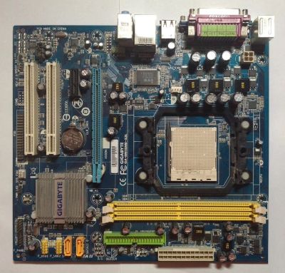 Лот: 7214297. Фото: 1. Motherboard / GigaByte / GA-M61SME-S2L... Материнские платы
