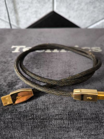 Лот: 25108831. Фото: 1. Tchernov cable Reference USB A-B. Другое (аудиотехника)
