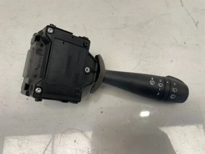 Лот: 22460501. Фото: 1. переключатель дворников Nissan... Двигатель и элементы двигателя