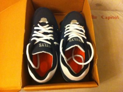 Лот: 5534324. Фото: 1. Продам кроссовки Heelys. Кеды, кроссовки, слипоны