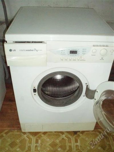Лот: 2111909. Фото: 1. Стиральная машина LG WD 1050FB... Стиральные машины