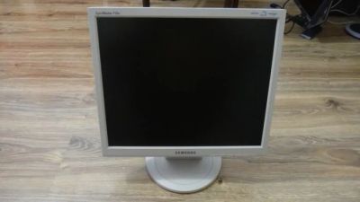 Лот: 9849764. Фото: 1. монитор Samsung SyncMaster 710N. ЖК-мониторы