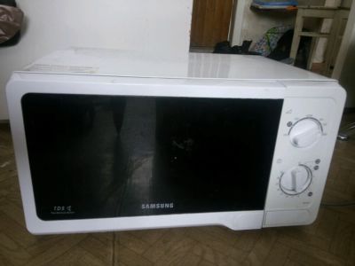 Лот: 9025251. Фото: 1. Микроволновая печь Samsung MW71ER-1. Микроволновки, мини-печи