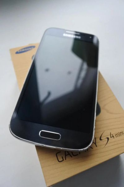 Лот: 7457145. Фото: 1. Samsung Galaxy S4 mini оригинальный. Смартфоны