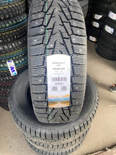 Лот: 20851165. Фото: 1. Зимняя резина 235/60 R-18 " Nokian... Шины