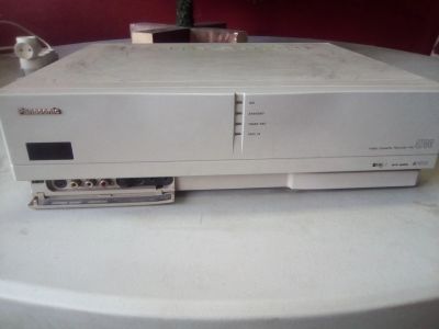 Лот: 16175790. Фото: 1. Видеомагнитофон panasonic AG4700... Видеомагнитофоны