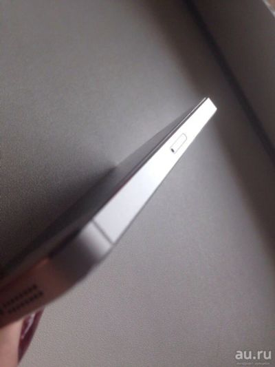 Лот: 8275804. Фото: 1. IPhone 5s silver. Смартфоны