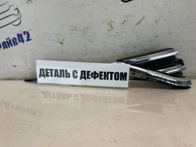Лот: 23360640. Фото: 1. решетка в бампер Volkswagen Touareg... Другое (автозапчасти)