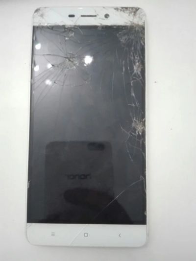 Лот: 11055927. Фото: 1. Телефон Xiaomi redmi 4 (12682). Смартфоны