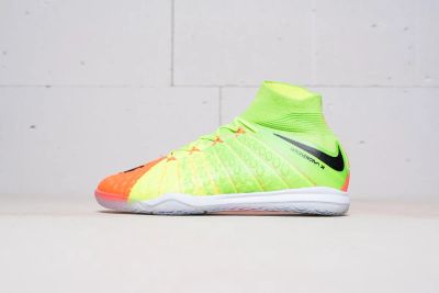 Лот: 11210929. Фото: 1. Футбольная обувь Nike HypervenomX... Кеды, кроссовки, слипоны