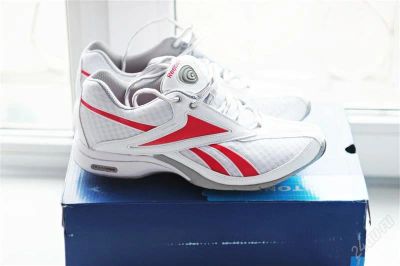Лот: 1749516. Фото: 1. Кроссовки Reebok Traintone 38... Кеды, кроссовки, слипоны