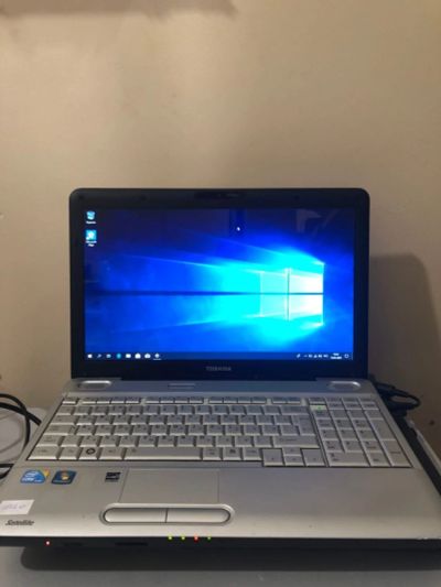 Лот: 15822570. Фото: 1. Ноутбук Toshiba L500-1WR (1802-01... Ноутбуки