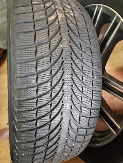 Лот: 24480744. Фото: 1. Шины зимние Michelin 265/45R20. Шины на дисках