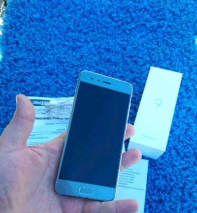 Лот: 12425852. Фото: 1. Honor 9 64g повтор не приехал... Смартфоны