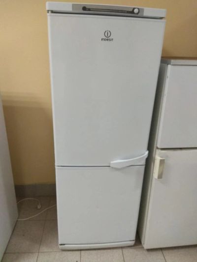 Лот: 9301383. Фото: 1. Холодильник Indesit SB1670.028. Холодильники, морозильные камеры