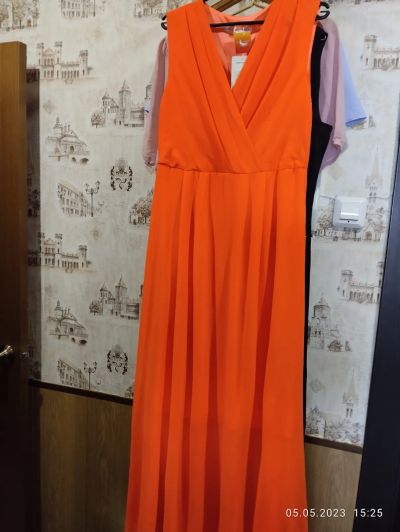 Лот: 15738222. Фото: 1. новое яркое коралловое платье... Платья