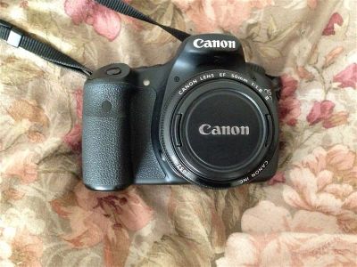 Лот: 2559069. Фото: 1. Canon 60d +canon 50mm1.8f +SD16gb. Цифровые зеркальные