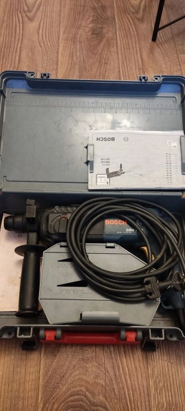 Лот: 24657561. Фото: 1. Перфоратор Bosch sds-plus. Электроинструмент