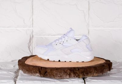 Лот: 10824649. Фото: 1. Кроссовки женские Nike Air Huarache... Кеды, кроссовки, слипоны