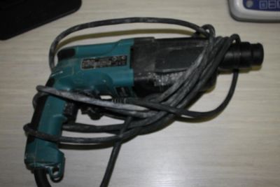 Лот: 8830556. Фото: 1. Продам Перфоратор Makita HR2450. Электроинструмент