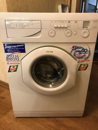 Лот: 11020983. Фото: 1. Стиральная машинка Ariston. Стиральные машины