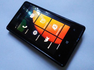 Лот: 4492061. Фото: 1. Nokia Lumia 520 + флешка 16gb. Смартфоны