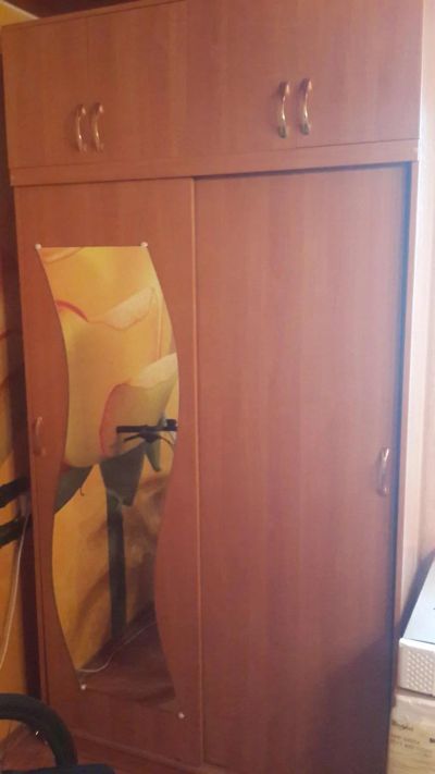 Лот: 6765963. Фото: 1. Плательный шкаф-купе с зеркалом. Шкафы, шкафы-купе