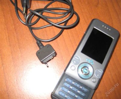 Лот: 1505865. Фото: 1. Сотовый телефон Sony Ericsson... Кнопочные мобильные телефоны