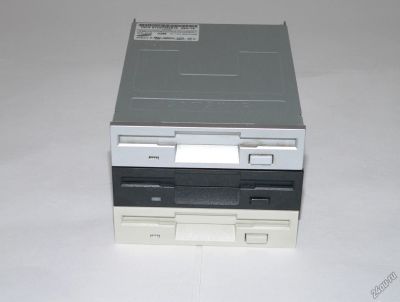 Лот: 7280870. Фото: 1. 3 дисковода и 3 Дисковода FDD... Приводы CD, DVD, BR, FDD