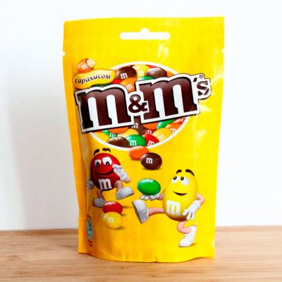 Лот: 8542698. Фото: 1. Драже M&M's с арахисом и молочным... Шоколад, конфеты