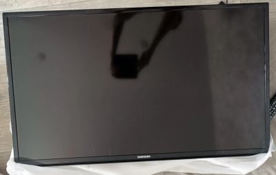 Лот: 20521500. Фото: 1. Телевизор Samsung UE40EH5007K. Телевизоры