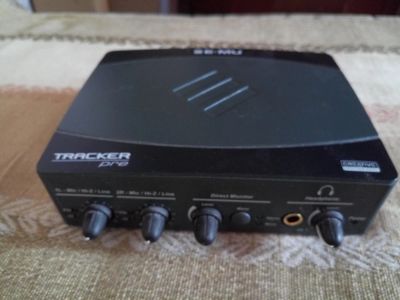 Лот: 7001782. Фото: 1. Tracker Pre USB 2.0 Полупрофессиональная... Звуковые карты