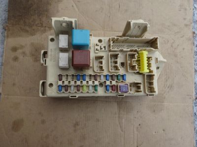 Лот: 7082403. Фото: 1. Салонный блок предохранителей... Другое (автозапчасти)