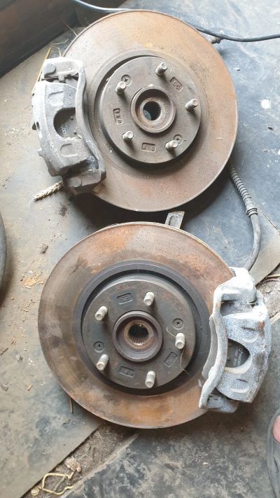 Лот: 19336597. Фото: 1. Ступицы передние Hyundai Tucson. Ходовая, подвеска, рулевое управление