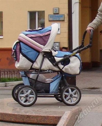 Лот: 724839. Фото: 1. Коляска зима-лето + полозья на... Другое (дети растут)