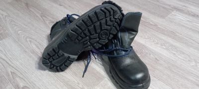 Лот: 25885120. Фото: 1. Ботинки утеплённые, р. 40. Спецодежда, спецобувь