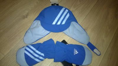 Лот: 6823044. Фото: 1. срочно шапка и варежки Adidas... Головные уборы