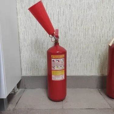 Лот: 25793123. Фото: 1. Огнетушитель порошковый. Огнетушители