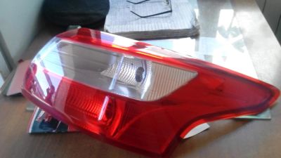 Лот: 7156926. Фото: 1. Фара правая задняя на Ford Focus... Оптика и освещение