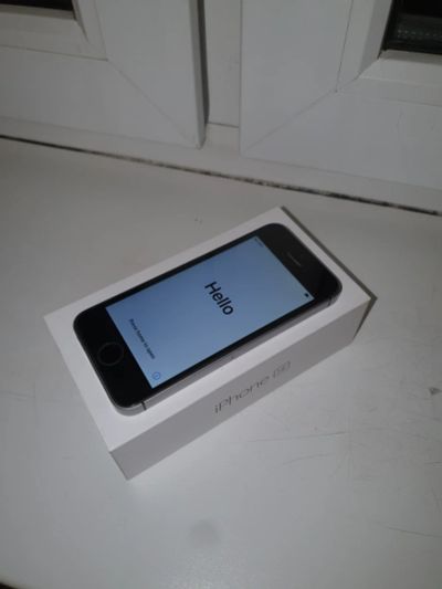 Лот: 16726569. Фото: 1. Iphone se 32gb. Чехлы, бамперы