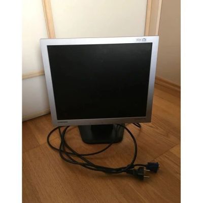 Лот: 12884481. Фото: 1. Монитор Samsung SyncMaster 710V... ЖК-мониторы