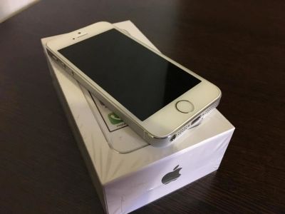 Лот: 9542329. Фото: 1. Iphone 5s 16gb исправный отличное... Смартфоны