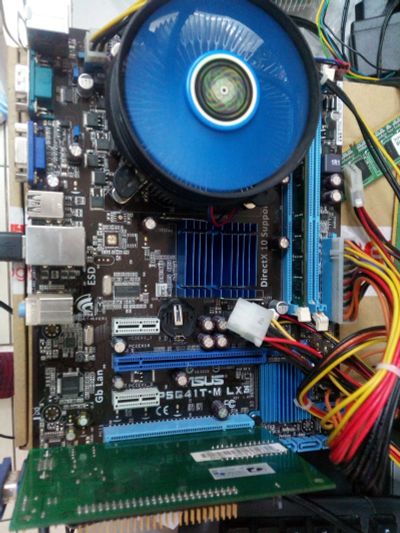 Лот: 14360983. Фото: 1. материнская плата ASUS P5G41T-M... Материнские платы